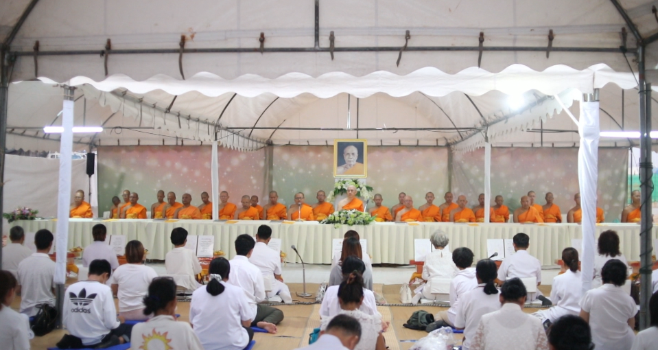 ความปลื้มใจถวายภัตตาหารเช้าพระธรรมยาตรา ณ อนุสรณ์สถานบางปลา จ.นครปฐม