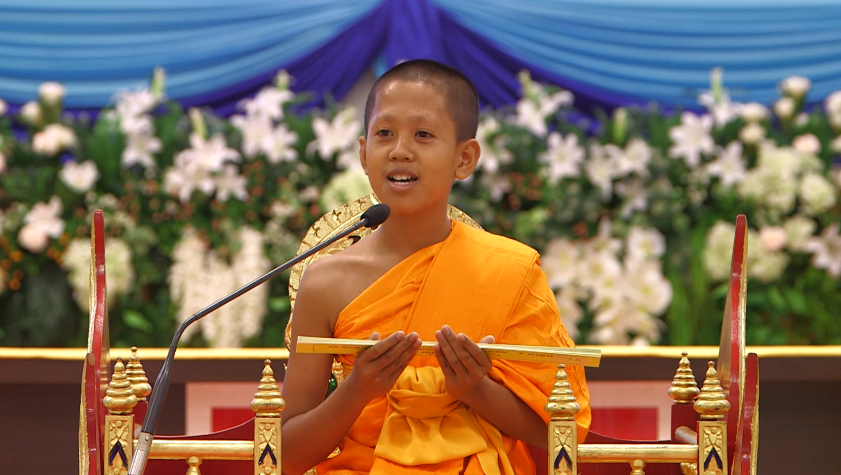 สามเณรแสดงธรรมระดับโลก