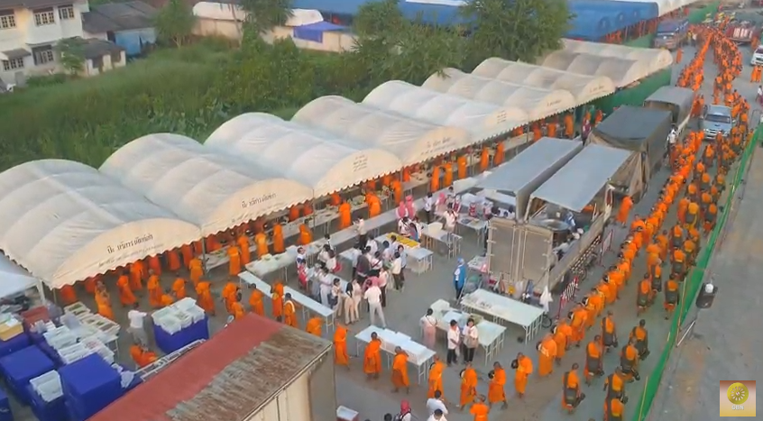 ความปลื้มใจถวายภัตตาหารเช้าพระธรรมยาตรา วัดโบสถ์บน บางคูเวียง 