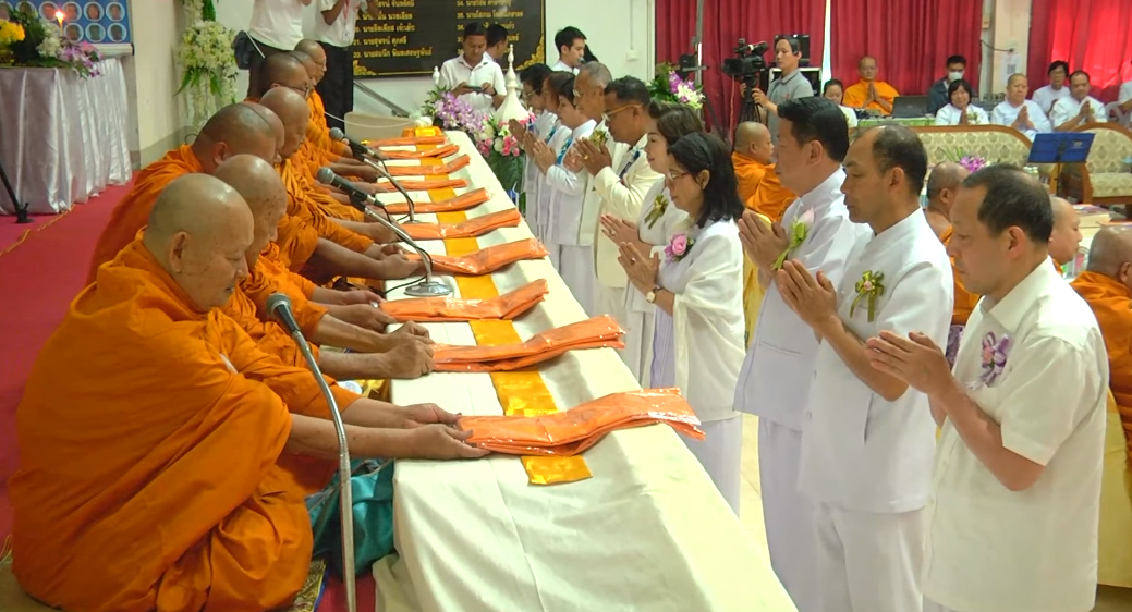 พิธีถวายสังฆทาน 323 วัด 4 จังหวัดชายแดนภาคใต้ ปีที่ 15 ครั้งที่ 149 ณ รร.เบญจมราชูทิศ จ.ปัตตานี
