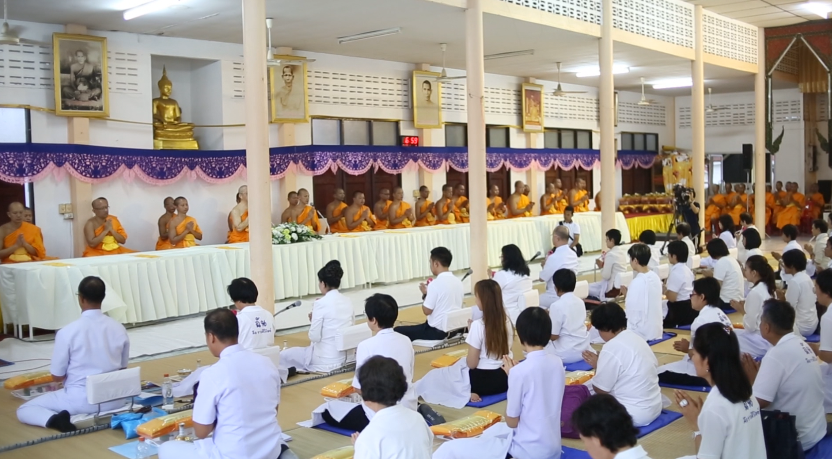 ความปลื้มใจถวายภัตตาหารเช้าพระธรรมยาตรา วัดโบสถ์บน บางคูเวียง